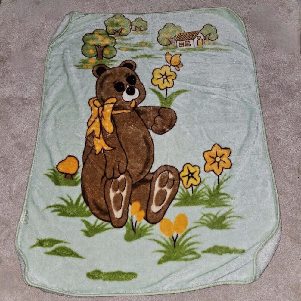 VTG Green Mink Blanket Throw Brown Bear Yellow Flowers Trees Cuamatzi 42x54